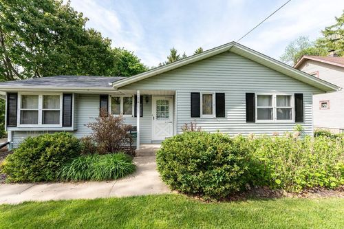 714 E Capitol Dr, Hartland, WI, 53029 | Card Image