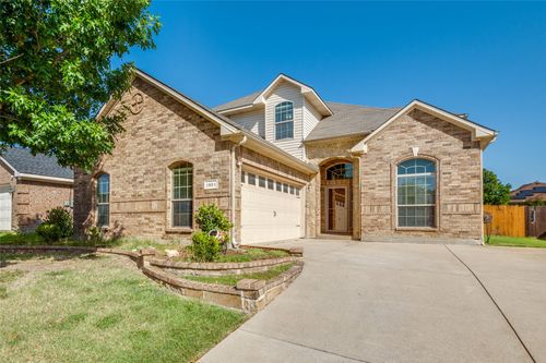 1601 Grey Willow Ln, Arlington, TX, 76002-4635 | Card Image