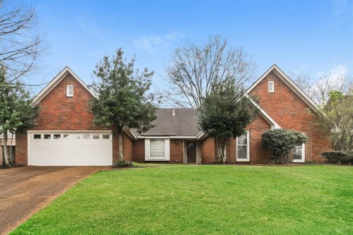 8925 Walnut Forest Cv, Cordova, TN, 38018-7454 | Card Image