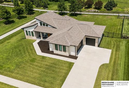 12112 Carpenter St, Papillion, NE, 68046-5647 | Card Image