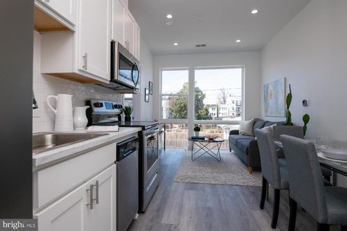 203-818 Bladensburg Rd Ne, WASHINGTON, DC, 20002-3928 | Card Image