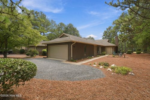 140 Safford Dr, Pinehurst, NC, 28374-8221 | Card Image