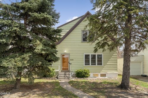 809 9th Street, Bismarck, ND, 58501 | Card Image