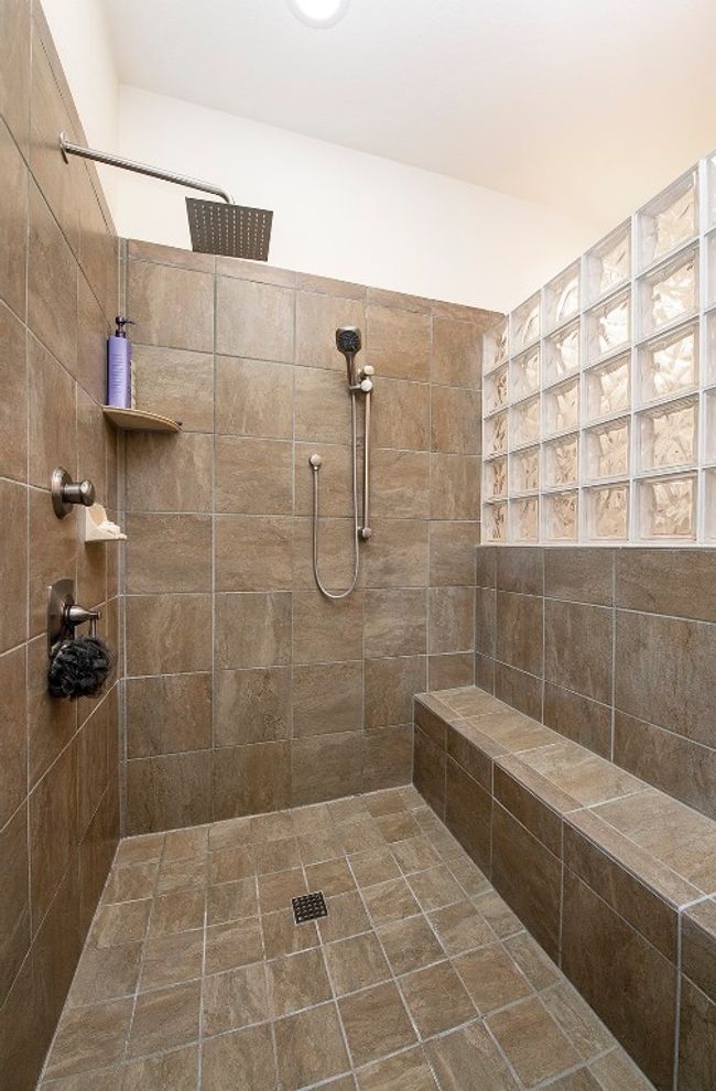 Much appreciated bench in shower | Image 20