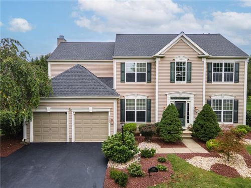 2208 Pembrooke Dr, Macungie, PA, 18062-8002 | Card Image