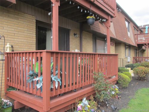 31 Richard Ct, Pomona, NY, 10970-2308 | Card Image