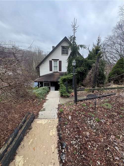 839 Larimer Ave, Turtle Creek, PA, 15145-1050 | Card Image