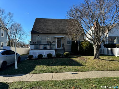 425 Huntington Rd, Stratford, CT, 06614-3402 | Card Image