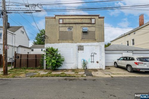 172 Lyon St, Paterson, NJ, 07524-1934 | Card Image