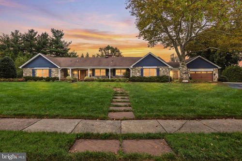 205 Hickory Ln, Moorestown, NJ, 08057-2007 | Card Image