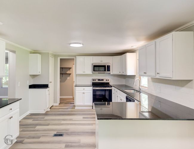 2021 Luke Ln, House other with 3 bedrooms, 2 bathrooms and null parking in Benton LA | Image 11