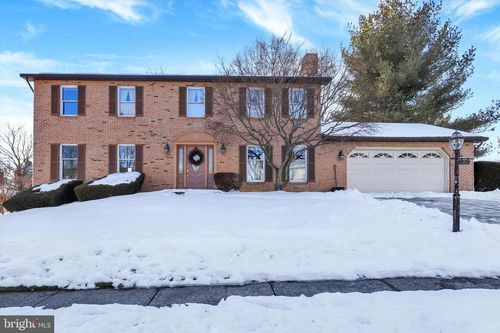 1102 Dry Powder Cir, Mechanicsburg, PA, 17050-1976 | Card Image