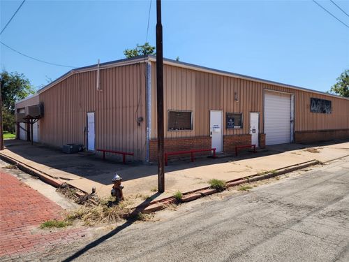 200 E Pecan St, Coleman, TX, 76834-4317 | Card Image