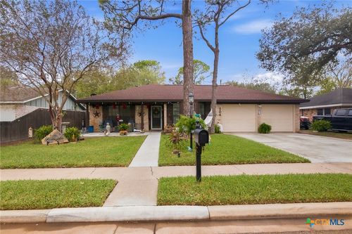 504 Yorkshire Ln, Victoria, TX, 77904-2242 | Card Image