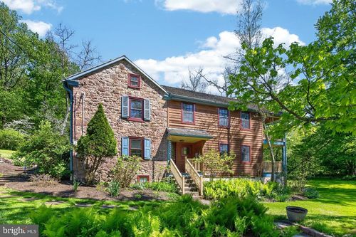 1790 Fernbrook Ln, POTTSTOWN, PA, 19465-7150 | Card Image