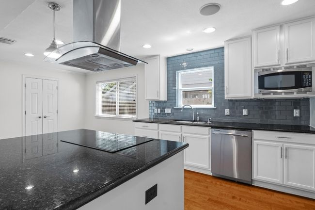 6520 Heron Dr, House other with 4 bedrooms, 3 bathrooms and 2 parking in Austin TX | Image 12