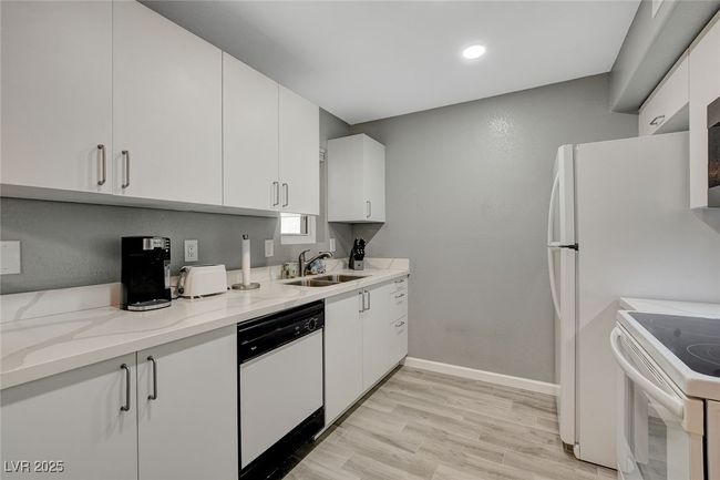 1123 - 2300 E Silverado Ranch Blvd, Condo with 1 bedrooms, 1 bathrooms and null parking in Las Vegas NV | Image 12