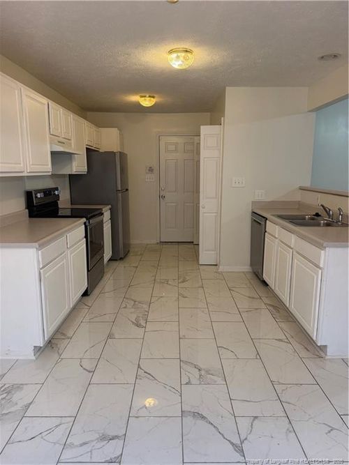 2024 Ivey Commons Rd, Fayetteville, NC, 28306-7781 | Card Image