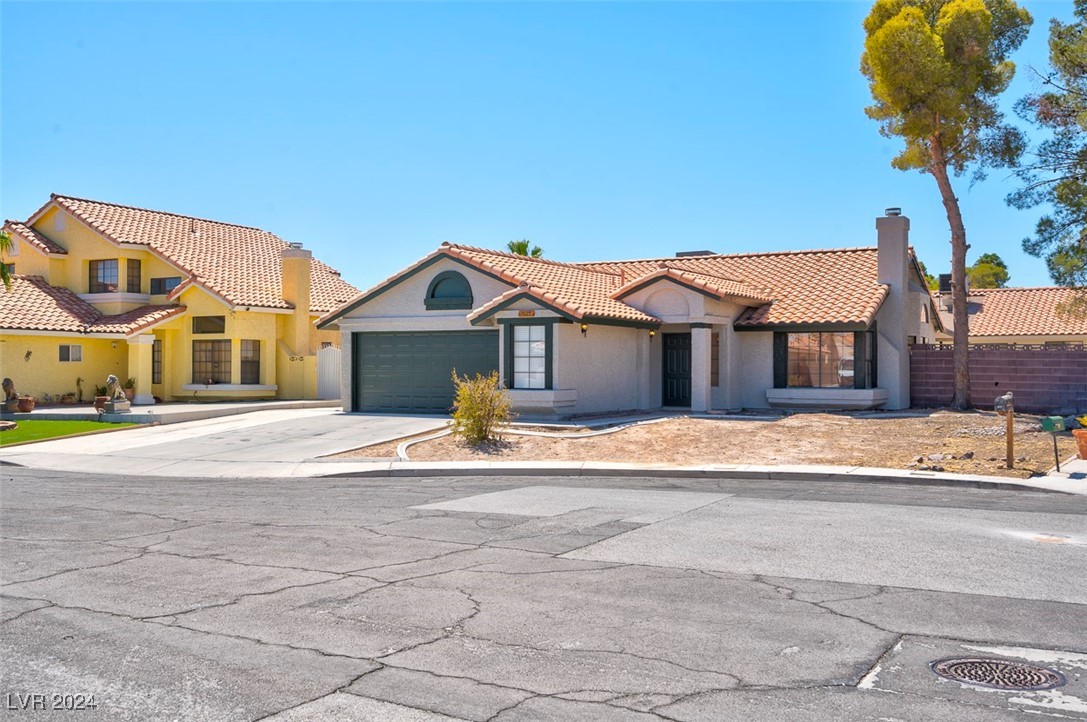 Sawtooth Dr, Las Vegas, NV 89119