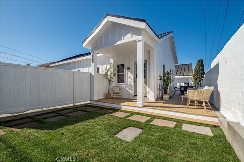 b-228 Arena St, El Segundo, CA, 90245-3805 | Card Image