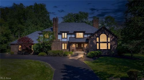 2483 Ginger Wren Rd, Pepper Pike, OH, 44124-4562 | Card Image