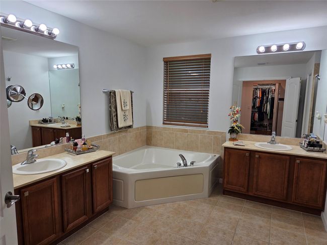 383 Berenger Walk, House other with 5 bedrooms, 3 bathrooms and null parking in Royal Palm Beach FL | Image 19