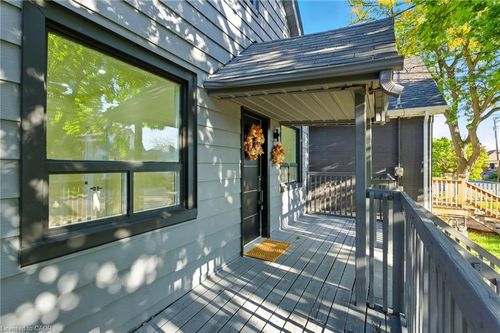 9 Alice St, Hamilton, ON, L8H4R2 | Card Image