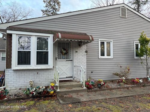 d-3 Swift Cir, Whiting, NJ, 08759 | Card Image