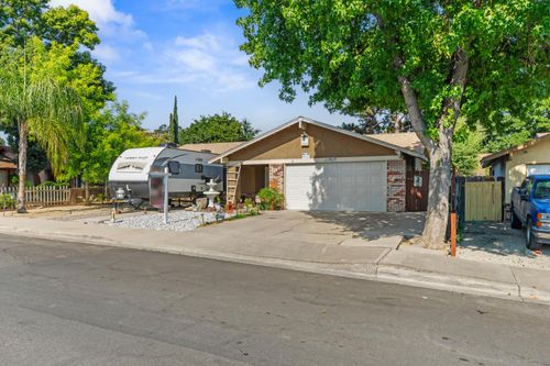 212 Hubert Dr, Modesto, CA, 95354-3315 | Card Image