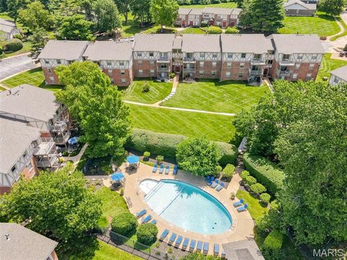 10-1411 Willow Brook Cv, Saint Louis, MO, 63146-4972 | Card Image