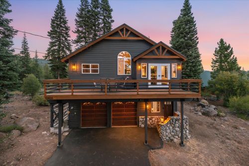 12426 Viking Way, Truckee, CA, 96161-7099 | Card Image
