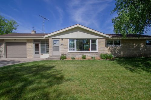 1006 Highland Ave, Watertown, WI, 53098-3012 | Card Image
