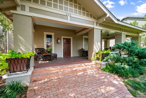 929 Cambridge Oval, San Antonio, TX, 78209-5270 | Card Image