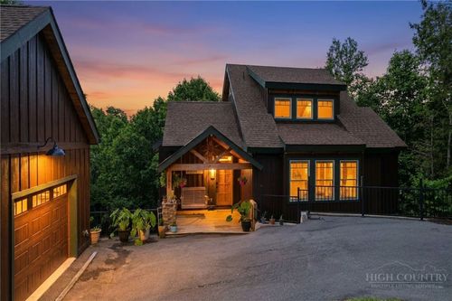 882 Sunset Dr, Blowing Rock, NC, 28605-7249 | Card Image