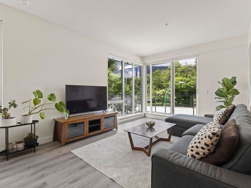 303-1327 Draycott Rd, North Vancouver, BC, V7J1W1 | Card Image