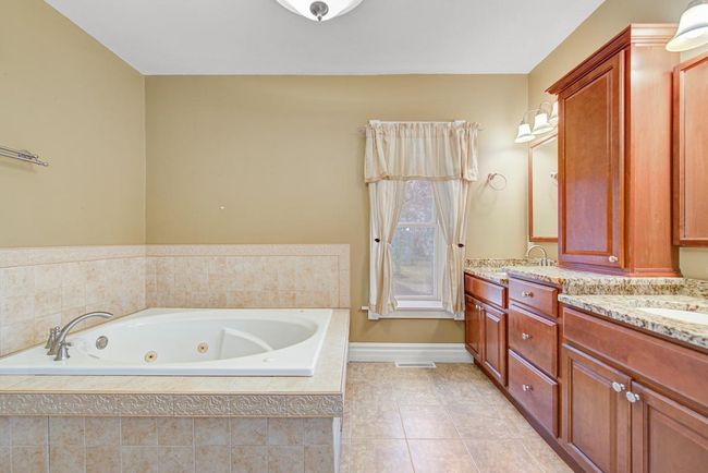 64 Bathroom.jpg | Image 40