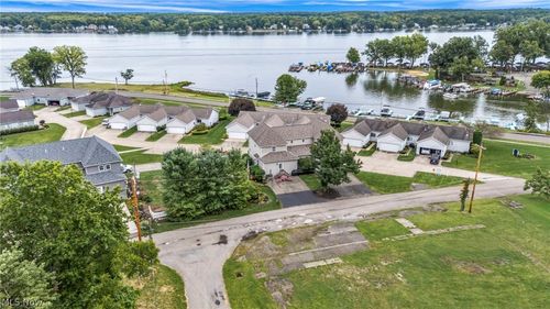 1909 Craig Dr, Lake Milton, OH, 44429-9673 | Card Image