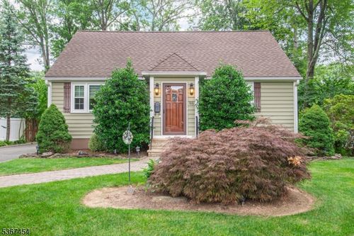 88 Overlook Ave, East Hanover, NJ, 07936-3001 | Card Image