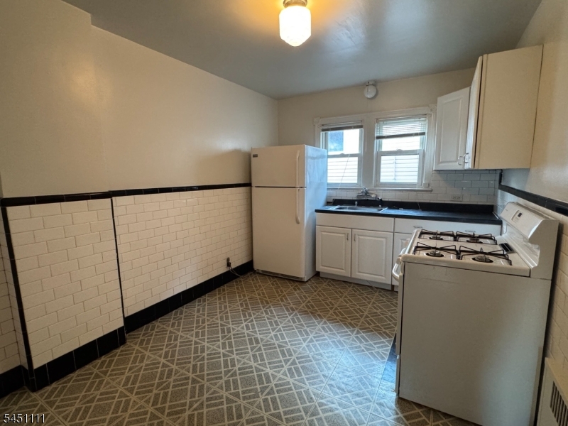 Residential Lease in Linden City 4