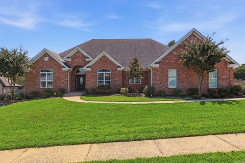 301 Cedar St, Bryant, AR, 72022-7059 | Card Image