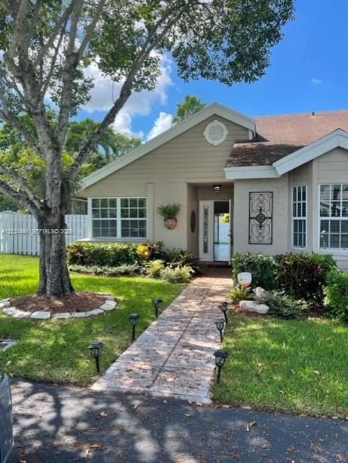 11160-11160 Sw 11th Pl, Davie, FL, 33324-4105 | Card Image