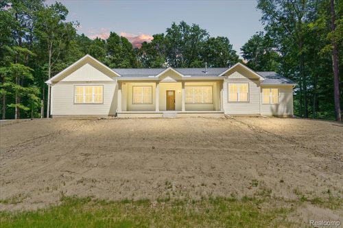 917 Chickasaw Dr, Mason, MI, 48854-9610 | Card Image