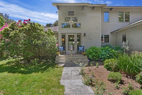 18 Puritan Dr, Oak Bluffs, MA, 02557-7177 | Card Image