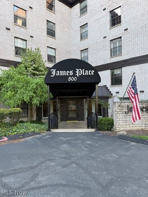 800 Brick Mill Run, Westlake, OH, 44145 | Card Image