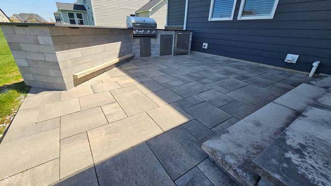The paver patio is a great outdoor dining space! | Image 20