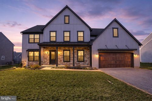 529 Breezewood Ln, ANNVILLE, PA, 17003-7511 | Card Image