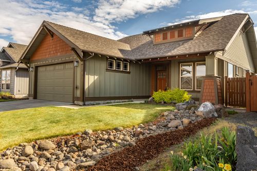 61748 Rigel Way, Bend, OR, 97702-3197 | Card Image