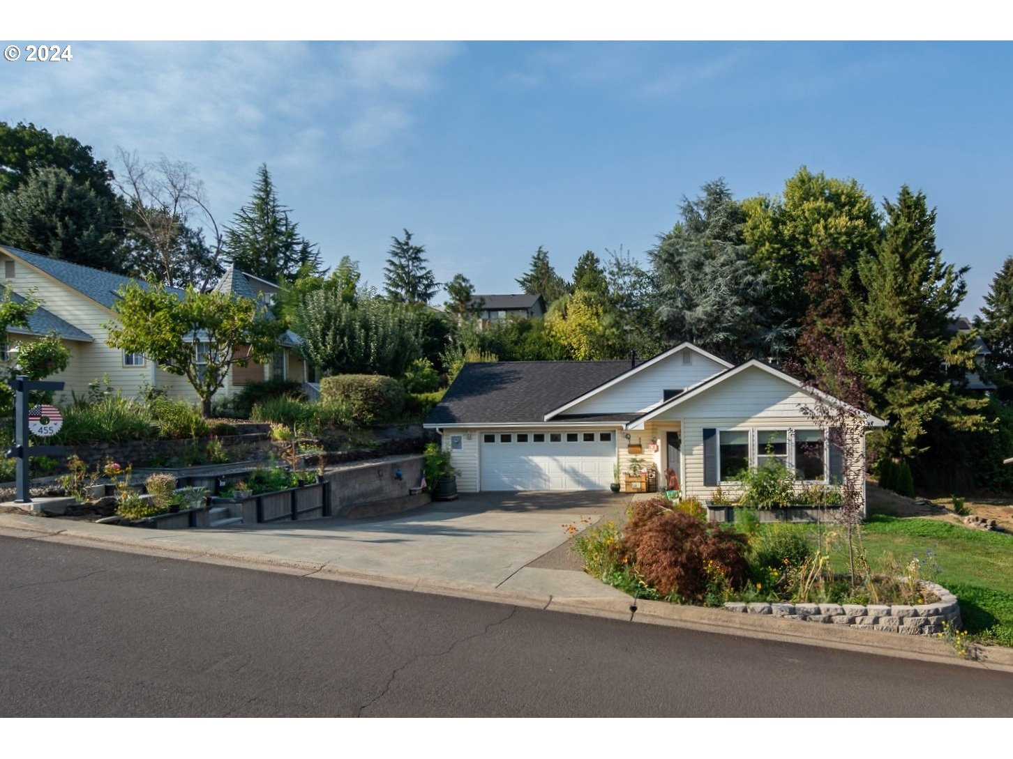 Chandler Dr, Roseburg, OR 97471