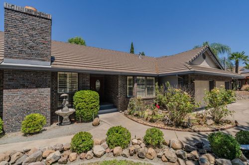 438 La Contenta Dr, Valley Springs, CA, 95252-9323 | Card Image