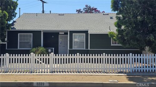 8009 Aldea Ave, Van Nuys, CA, 91406-1024 | Card Image